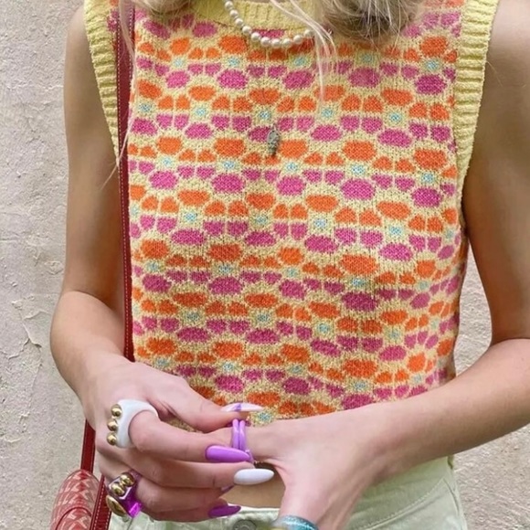 SOLD:Zara Womens Floral Geometric Knit Sweater Vest in Yellow/Orange Multicolor - Picture 6 of 7